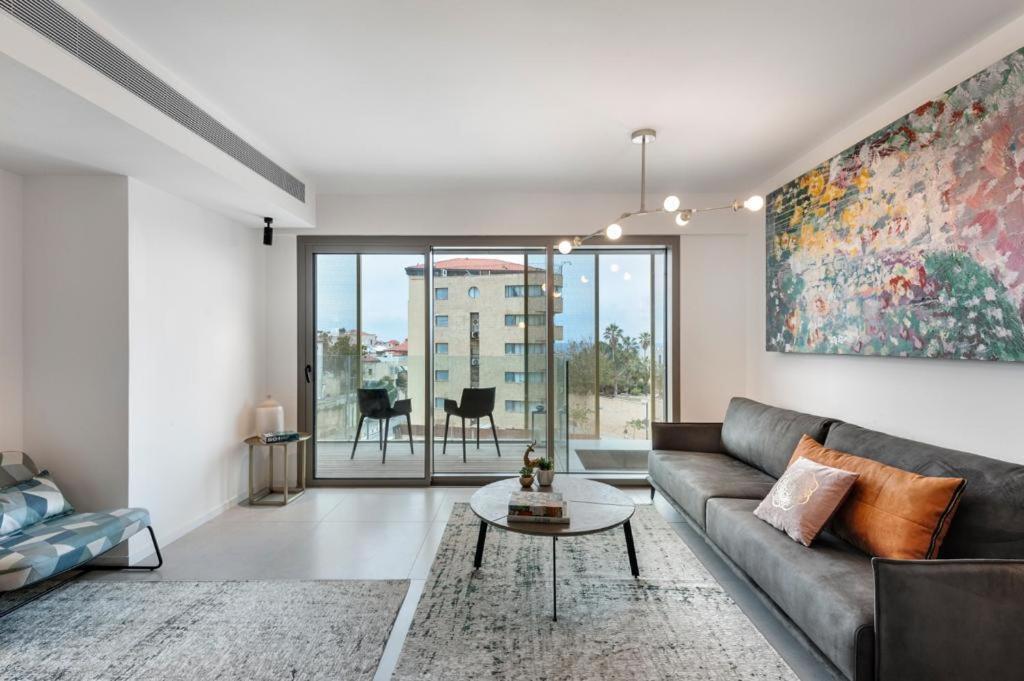 Yefet - By Beach Apartments Tlv Тел Авив Екстериор снимка
