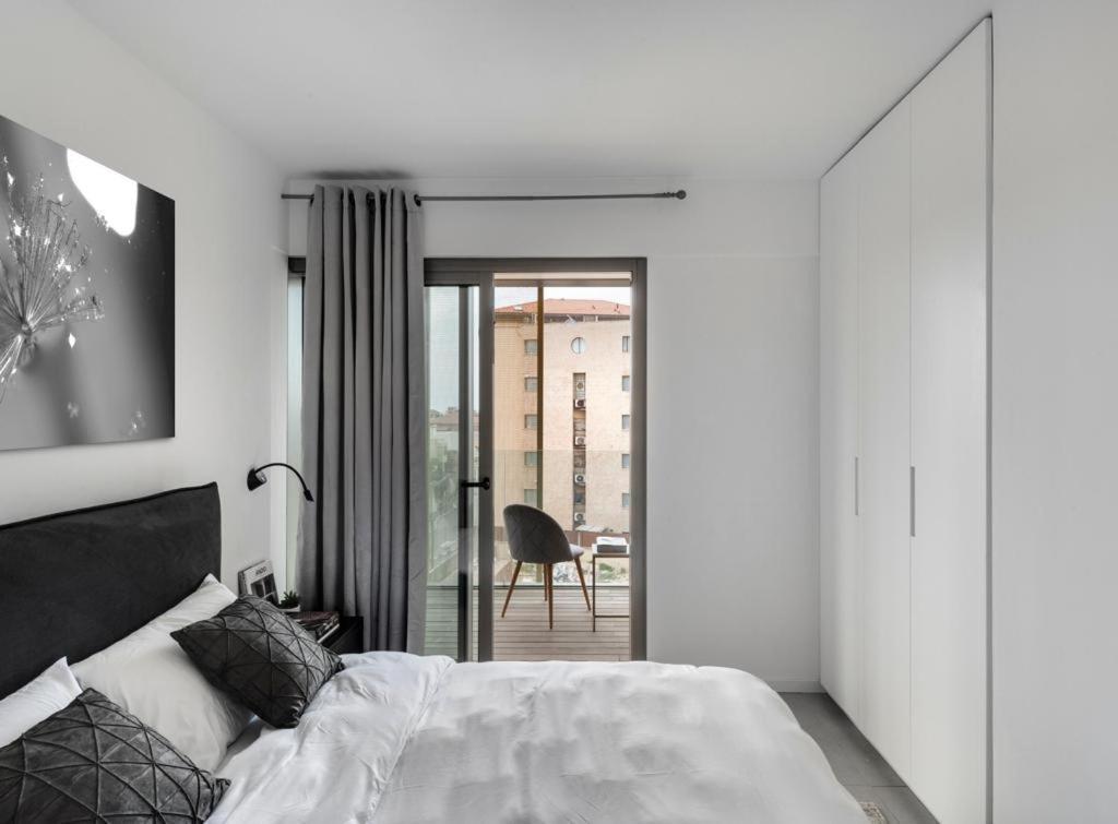 Yefet - By Beach Apartments Tlv Тел Авив Екстериор снимка